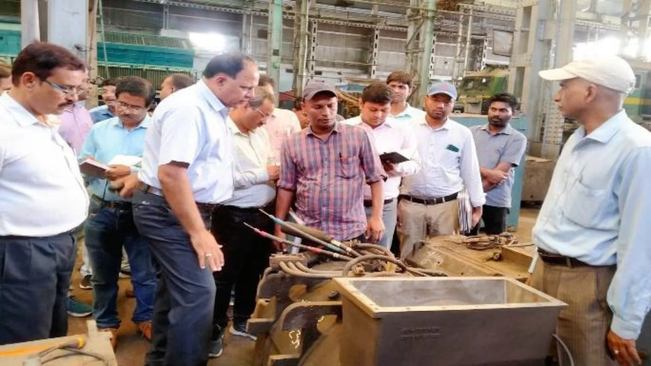 Chief Mechanical Engineer inspected Patratu Diesel Loco Shed