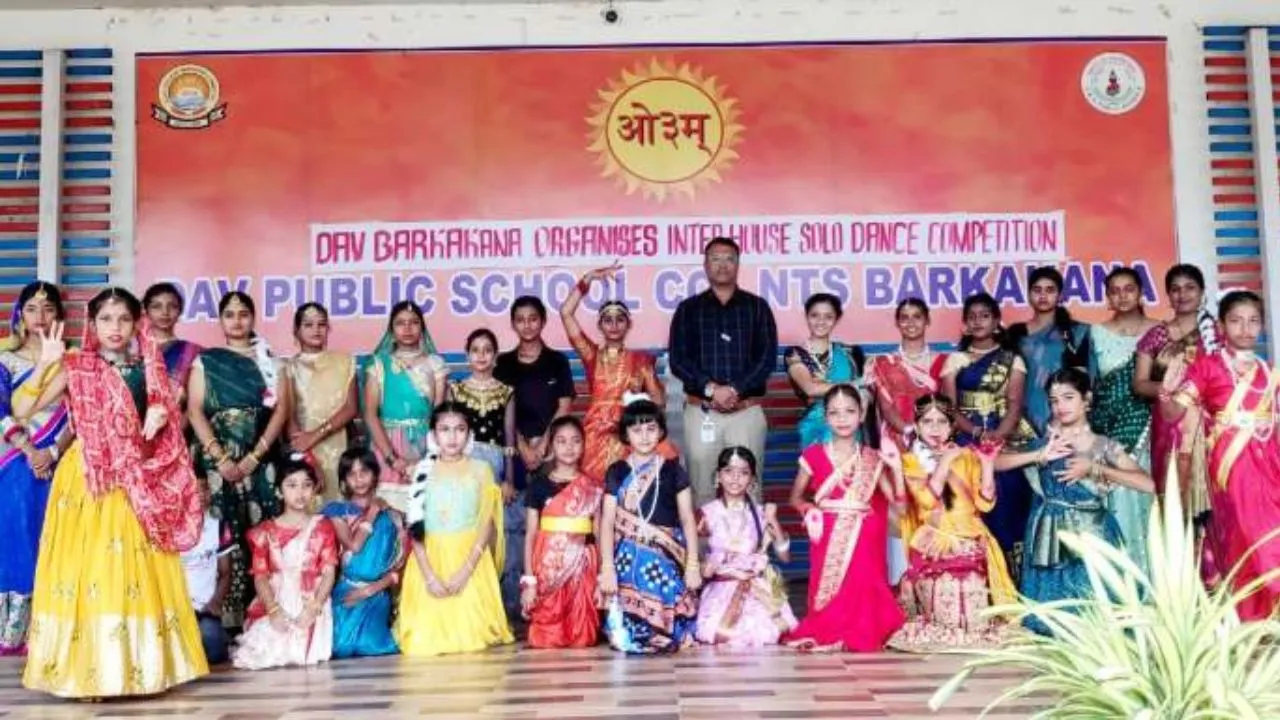 Dance Competition of DAV Public School Barkakana