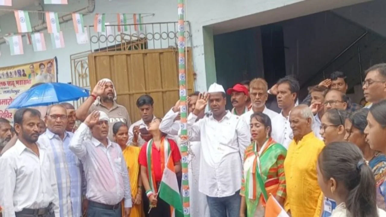 District President of Tailik Sahu Samaj hoisted the tricolor in Jamshedpur