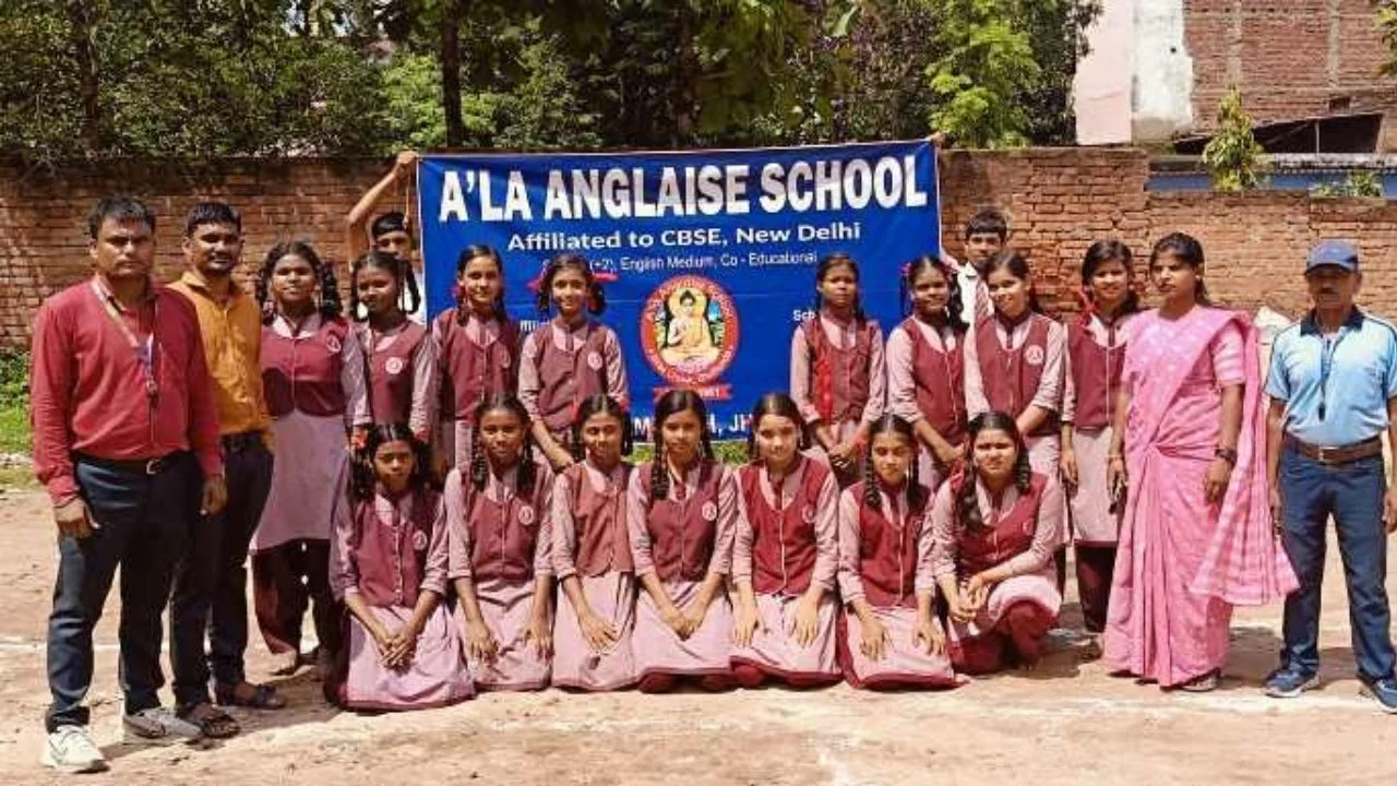 Kabaddi competition at E'La English School on National Sports Day, Aryabhatta House declared winner