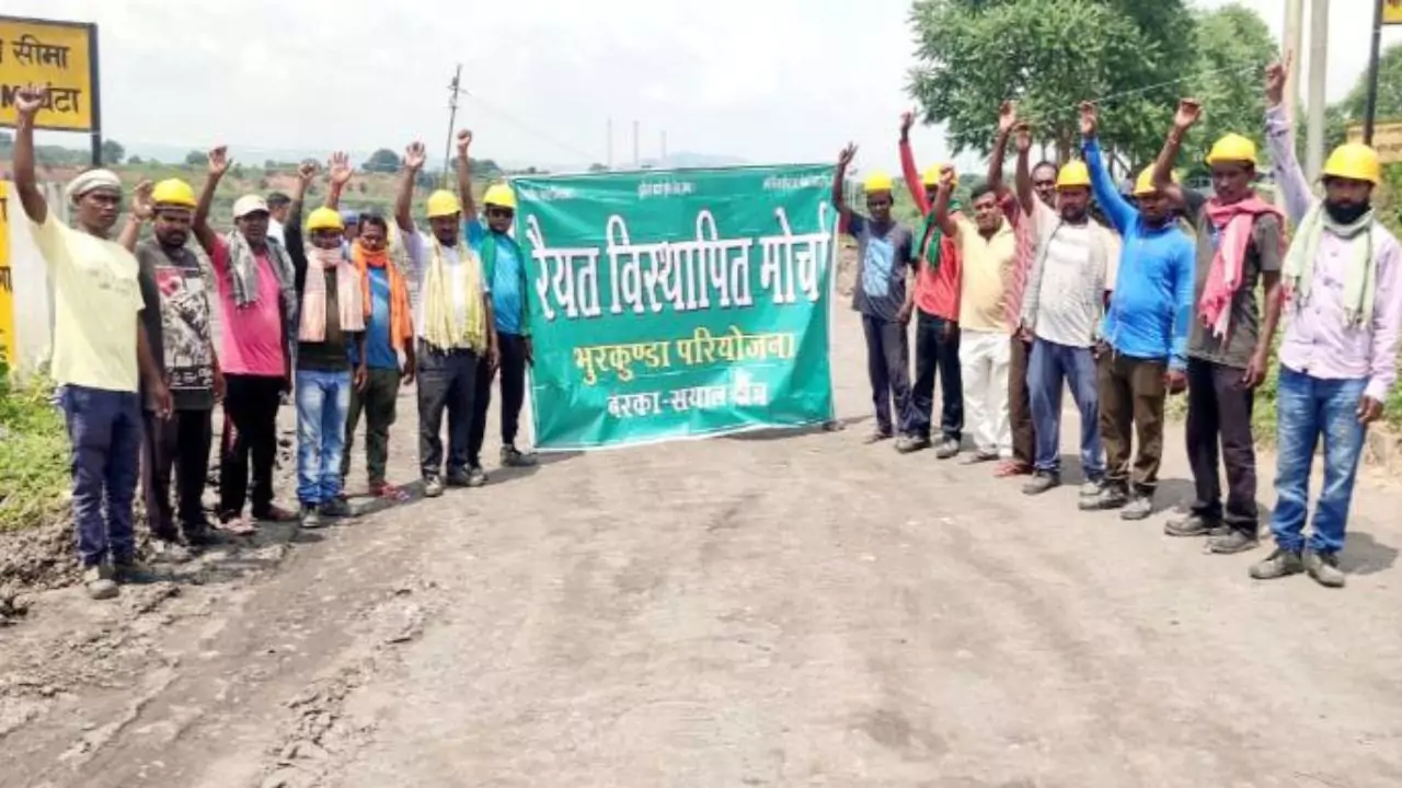 Movement of contract laborers, work stalled in Balkudra open mine