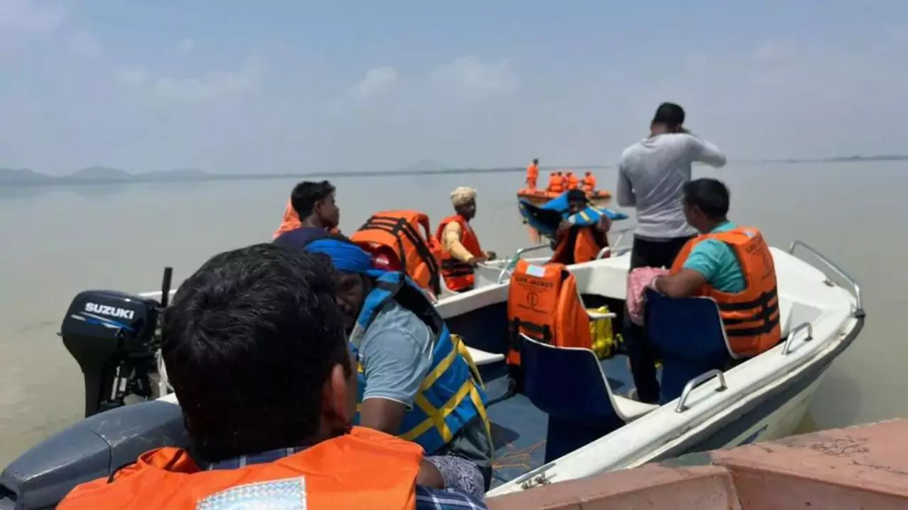 NDRF engaged in search of missing trainee aircraft in Chandil Dam, intensive rescue operation continues