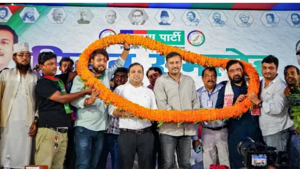 Political change in Pakur Sudesh Kumar Mahato's call and Azhar Islam's welcome