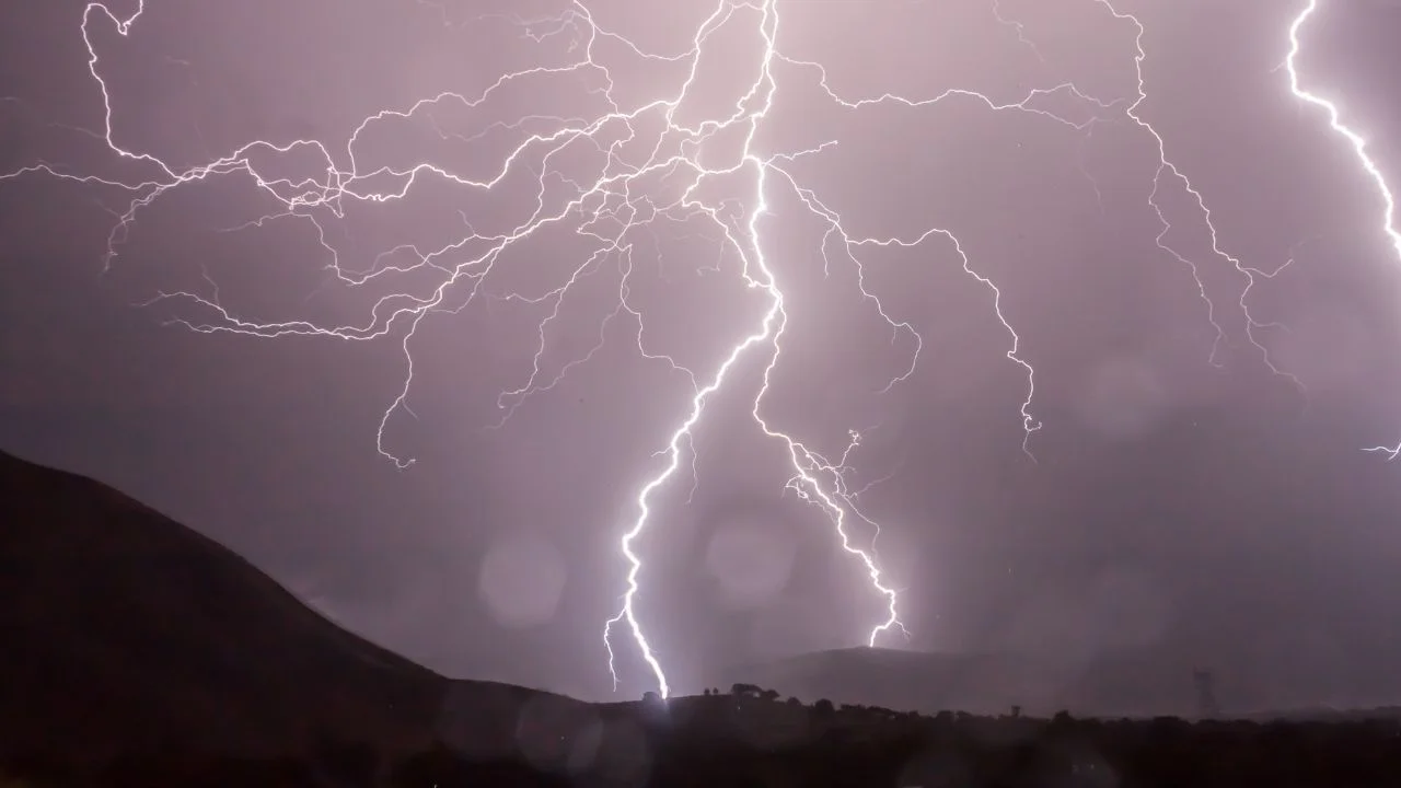 Possibility of rain and thunderstorm in 14 districts of Bihar during three hours