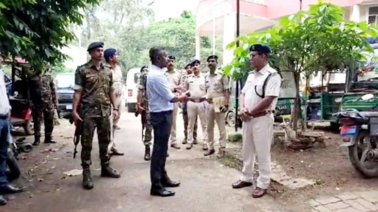 Surprise inspection of Dhanbad SSP