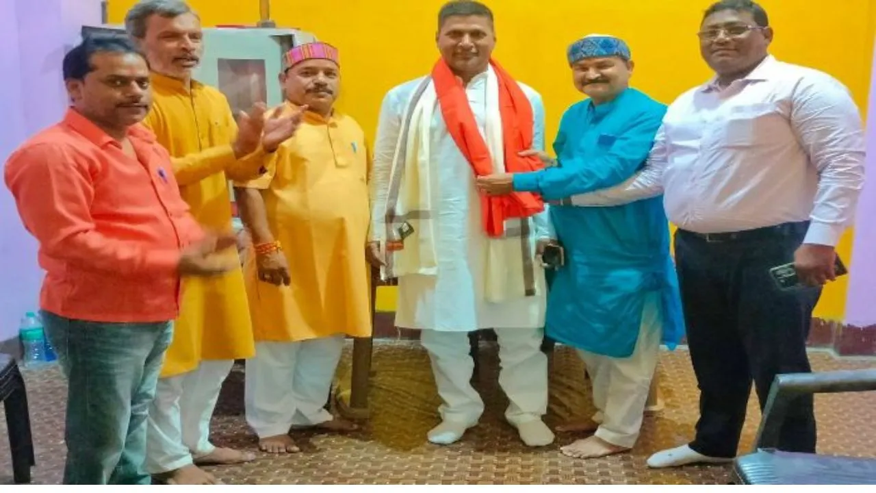 Vijay Jaiswal honored for becoming BJP District General Secretary