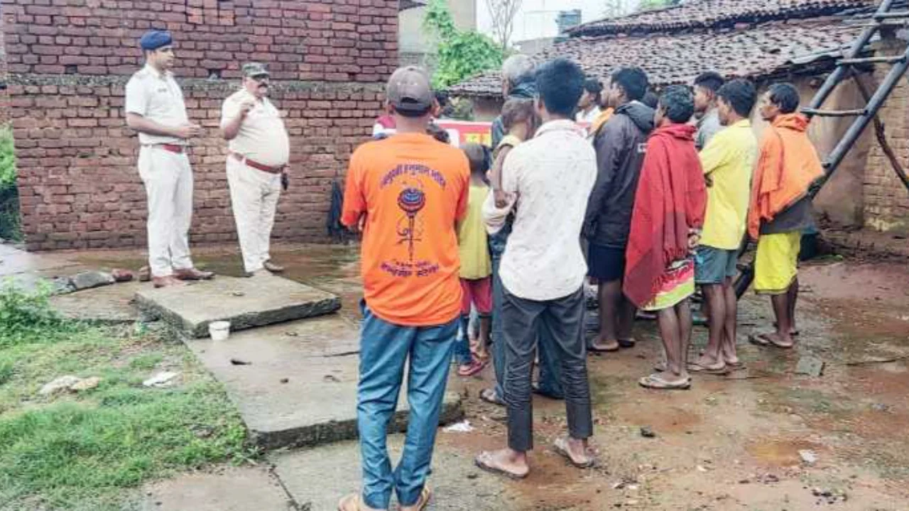 Awareness campaign conducted by Railway Protection Force in Hindegir Basti