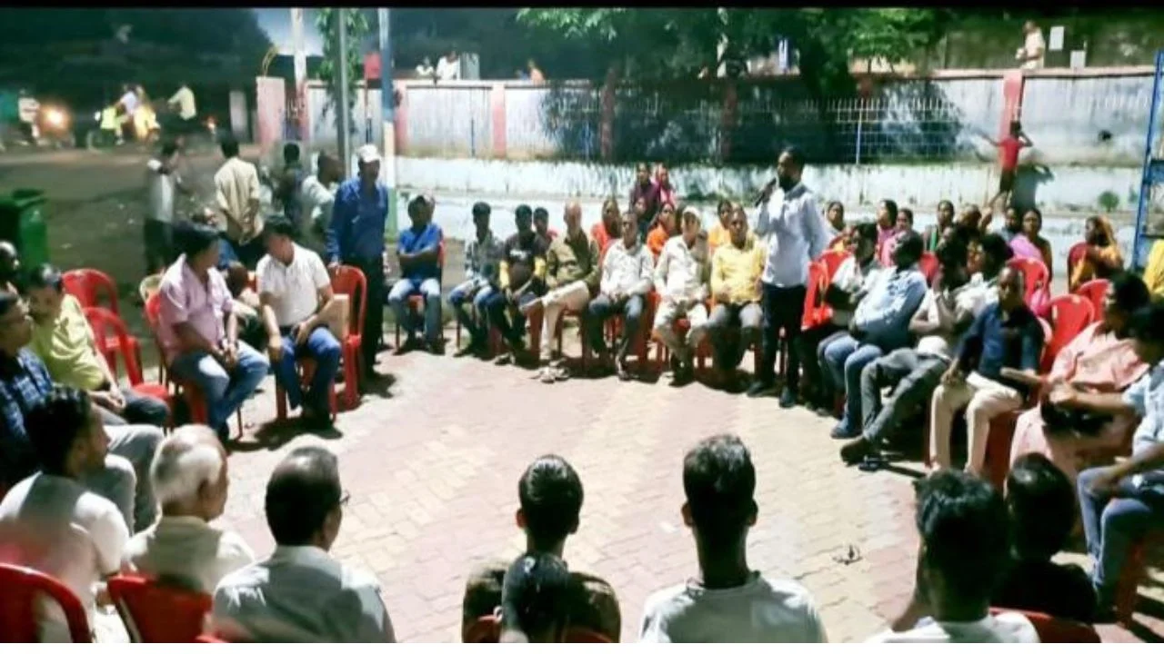 Meeting regarding construction of shed in Bhurkunda Kali temple premises, displeasure over stopping of funds