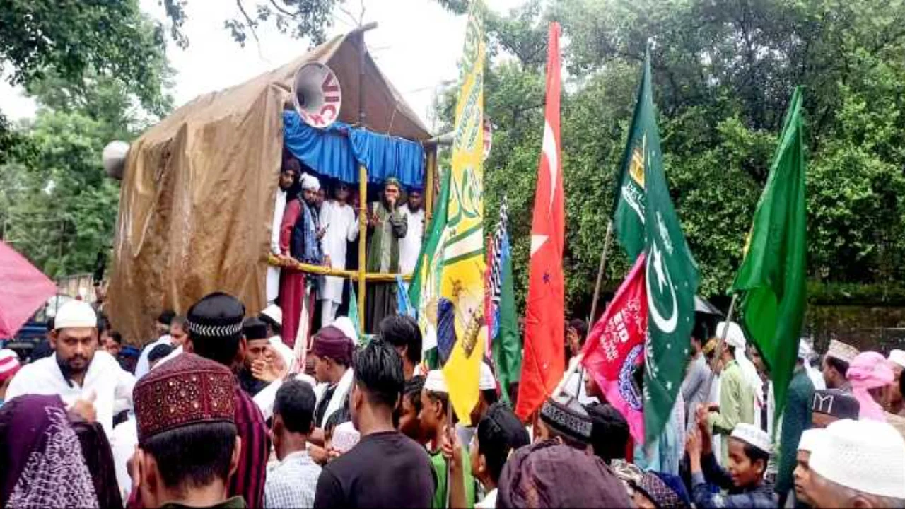 Ramgarh Amidst the rain, Mohammedi procession took out with much fanfare in Mani Eid-e-Milad-un-nabi, Bhurkunda.