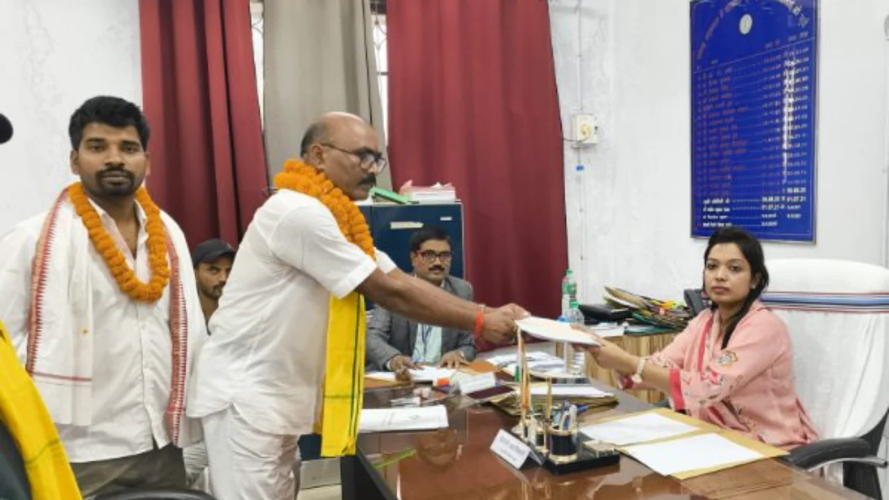 Baleshwar Mahato of Jharkhand Democratic Revolutionary Front filed nomination from Barkagaon