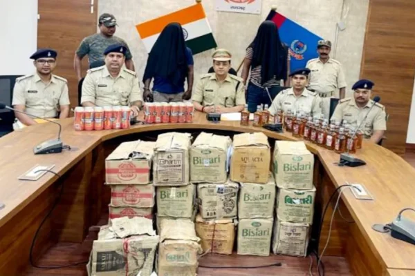 Big action by Ramgarh Police, 536 bottles of illegal liquor seized in Gola, shopkeeper arrested