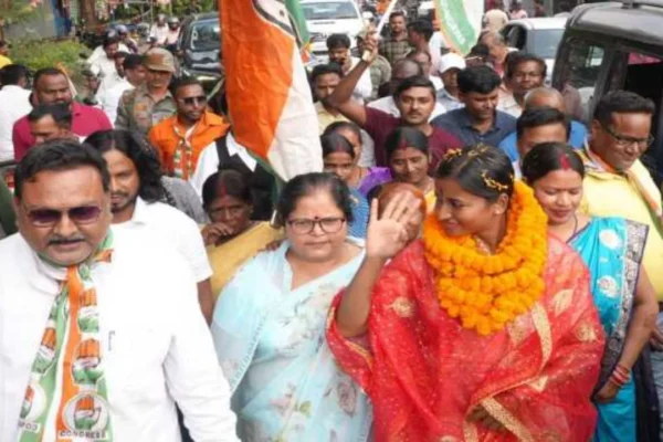 Congress candidate from Barkagaon assembly constituency Amba Prasad's election tour in coalfields