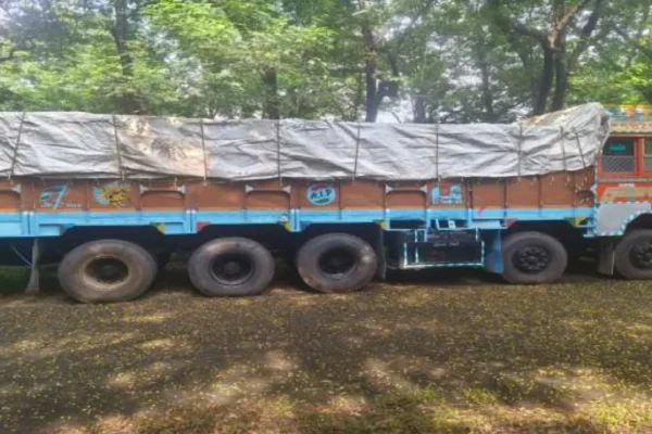 Highway and truck loaded with illegal sand seized in Chitarpur, police registered a case