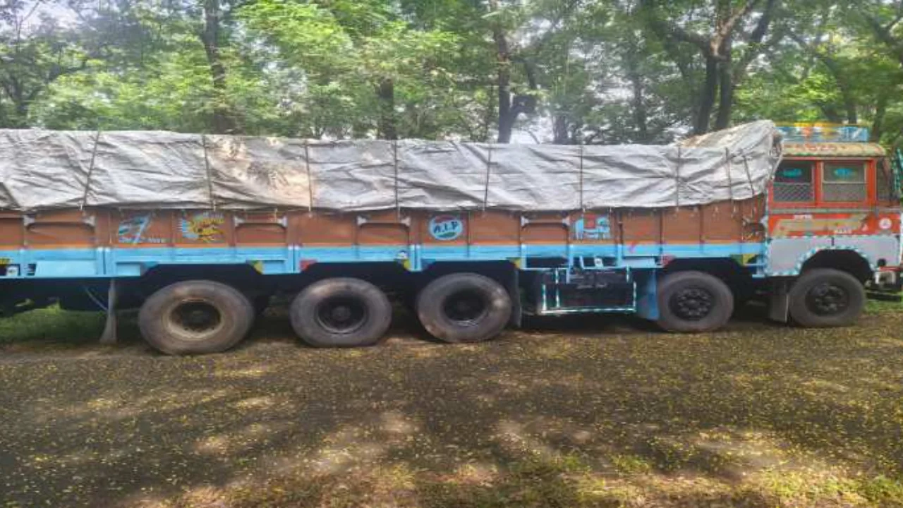 Highway and truck loaded with illegal sand seized in Chitarpur, police registered a case