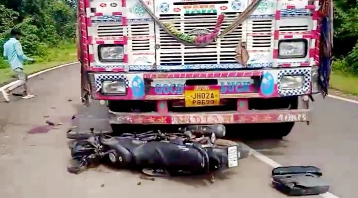 Keredari Two youths died in collision between truck and bike