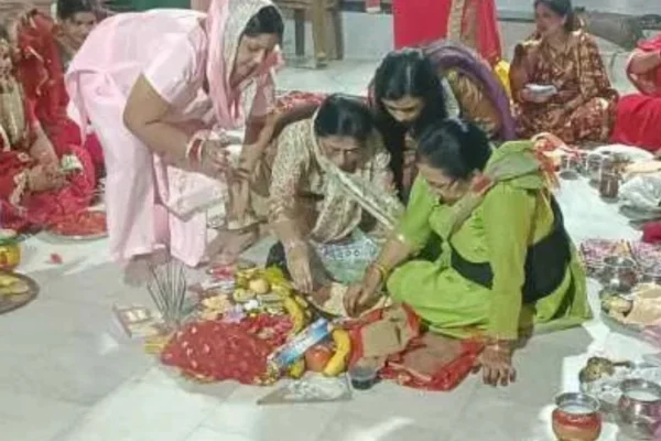 Married women worship on Karva Chauth, pray for husband's long life