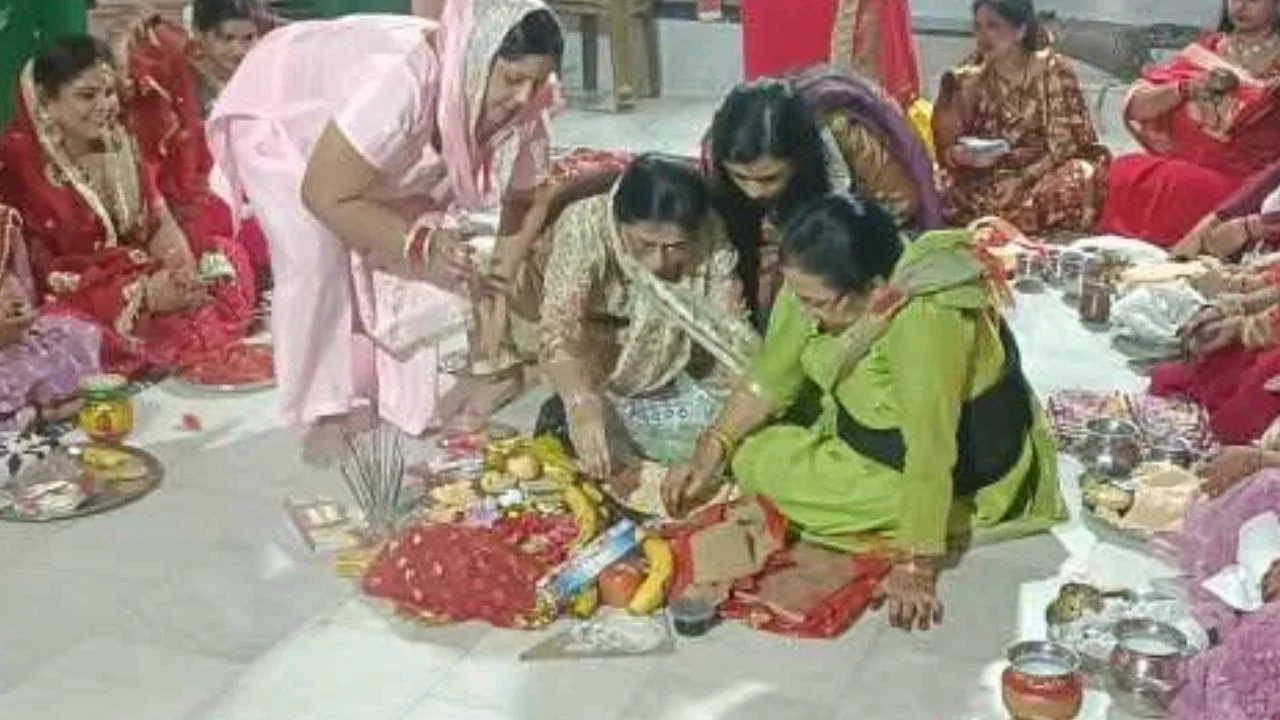 Married women worship on Karva Chauth, pray for husband's long life