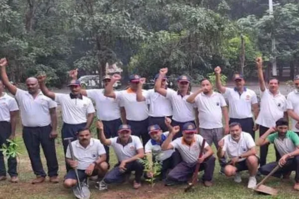 Plantation and cleanliness campaign by army and ex-servicemen, increased greenery in Jubilee Park