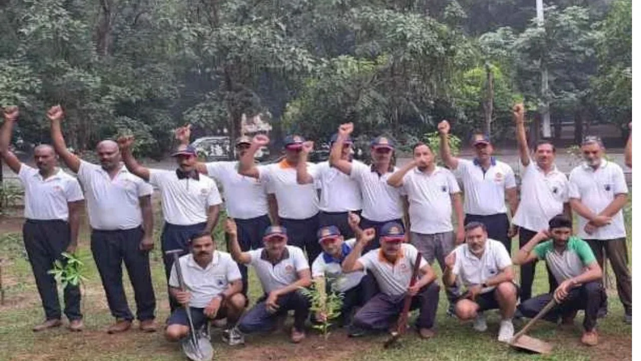 Plantation and cleanliness campaign by army and ex-servicemen, increased greenery in Jubilee Park