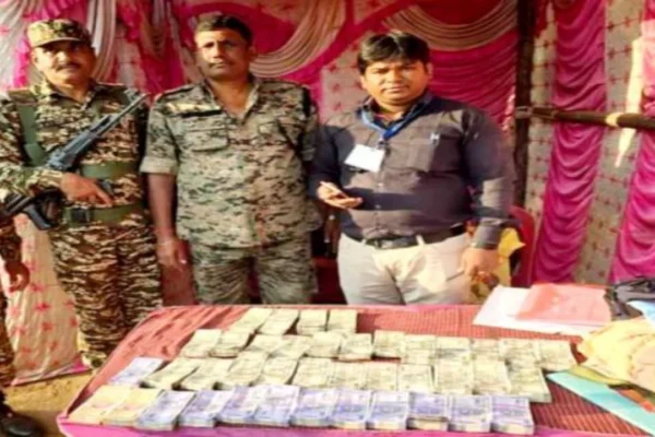 Police recovered Rs 15 lakh from bus during Latehar assembly elections