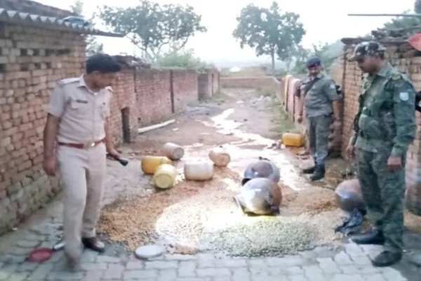 Ramgarh Police's intensive campaign on illegal liquor, 5,530 kg Java Mahua and Mahua liquor seized