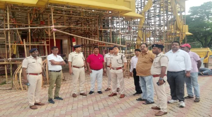 Ramgarh SP Ajay Kumar inspected the puja pandals under construction