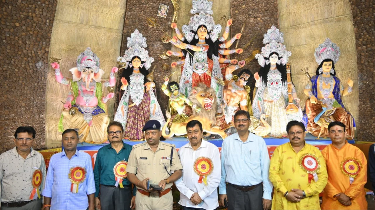 Ranchi Deputy Commissioner inspects Durga Puja pandals, takes stock of security arrangements