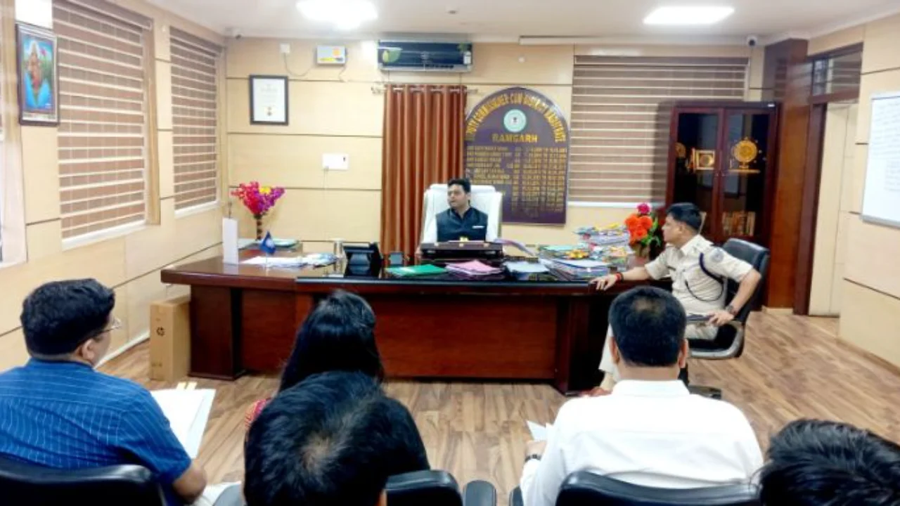 Review meeting of Ramgarh Deputy Commissioner for upcoming elections