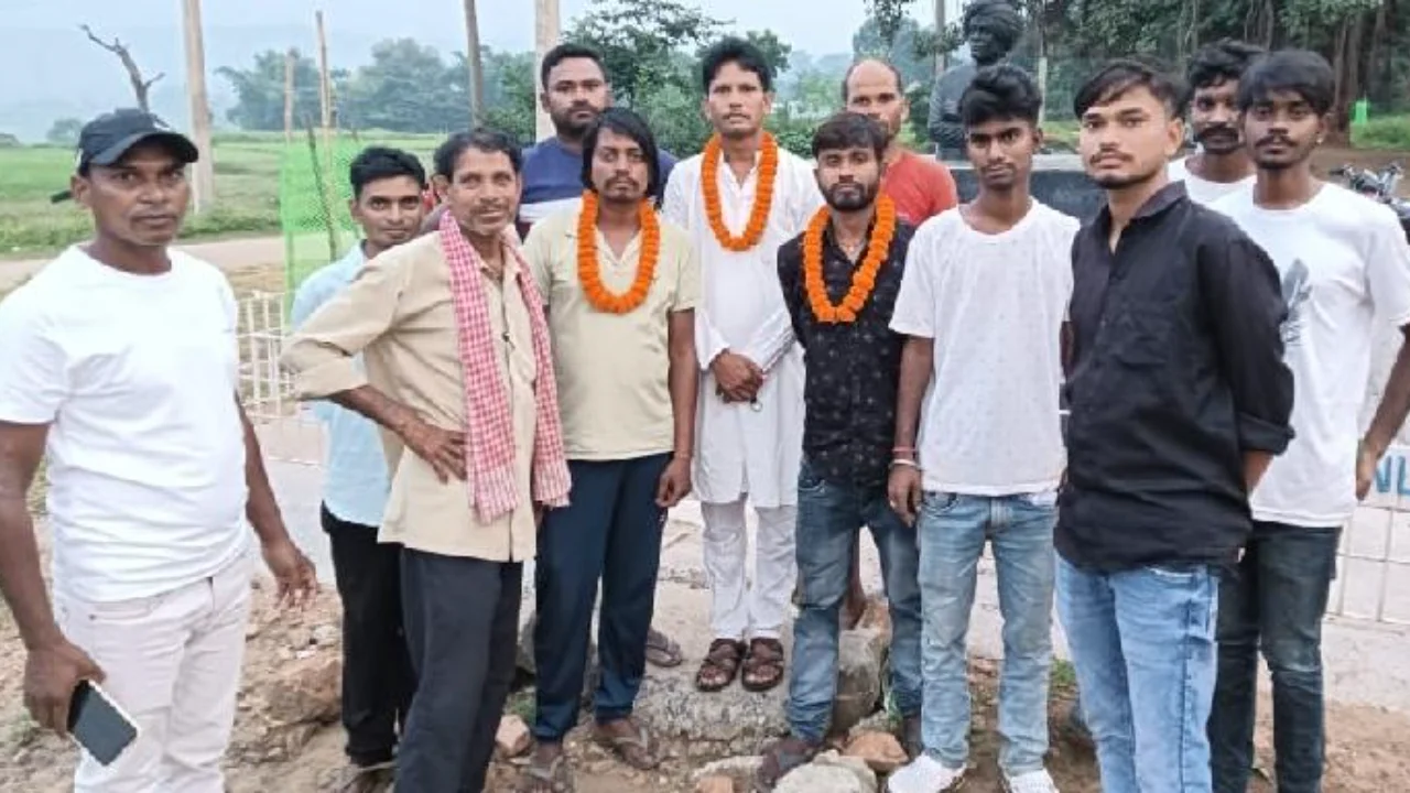 Sohar Mahato did public relations in Barkagaon assembly constituency