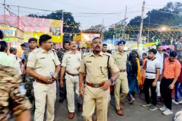 Tight security arrangements on Durga Puja in Dhanbad, police flag march led by SSP