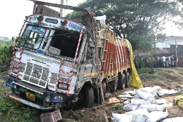 Uncontrolled truck took the lives of three girls, one girl and the driver seriously injured