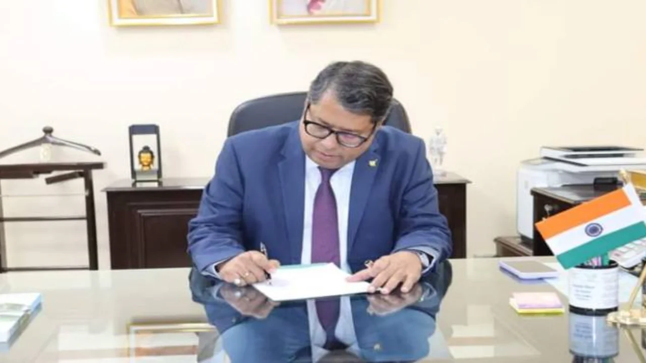 Vikram Dev Dutt takes charge as Secretary of Coal Ministry