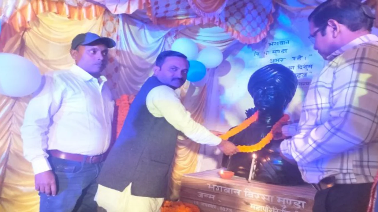 All-India-SC-ST-Employees-Association-celebrated-Birsa-Munda-Jayanti-in-Patratu