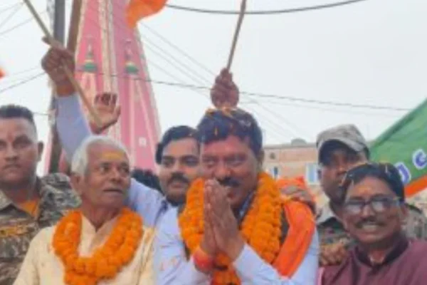 Barkagaon MLA Roshan Lal Chaudhary worshiped at Maa Ashtabhuji temple