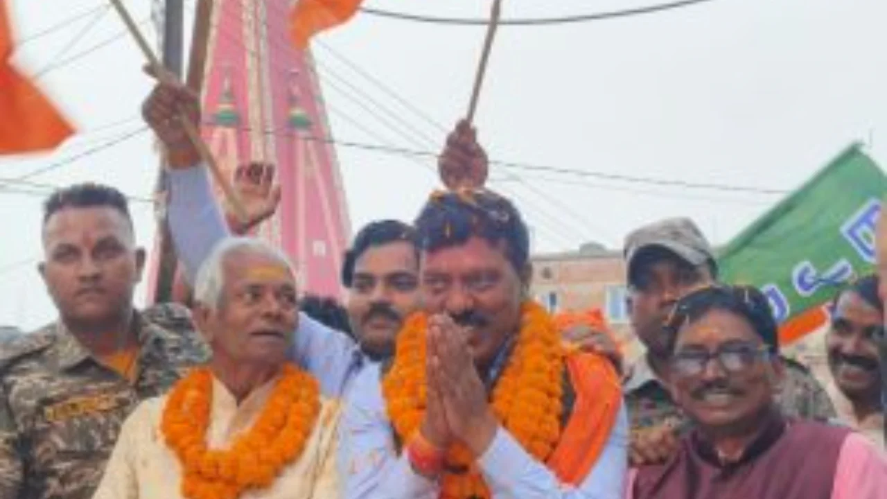 Barkagaon MLA Roshan Lal Chaudhary worshiped at Maa Ashtabhuji temple