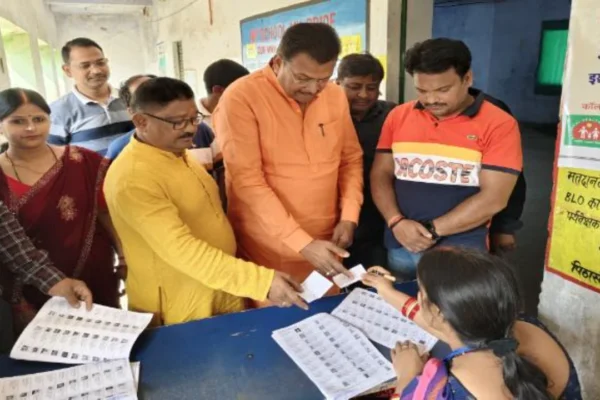 Hazaribagh-MP-Manish-Jaiswal-voted