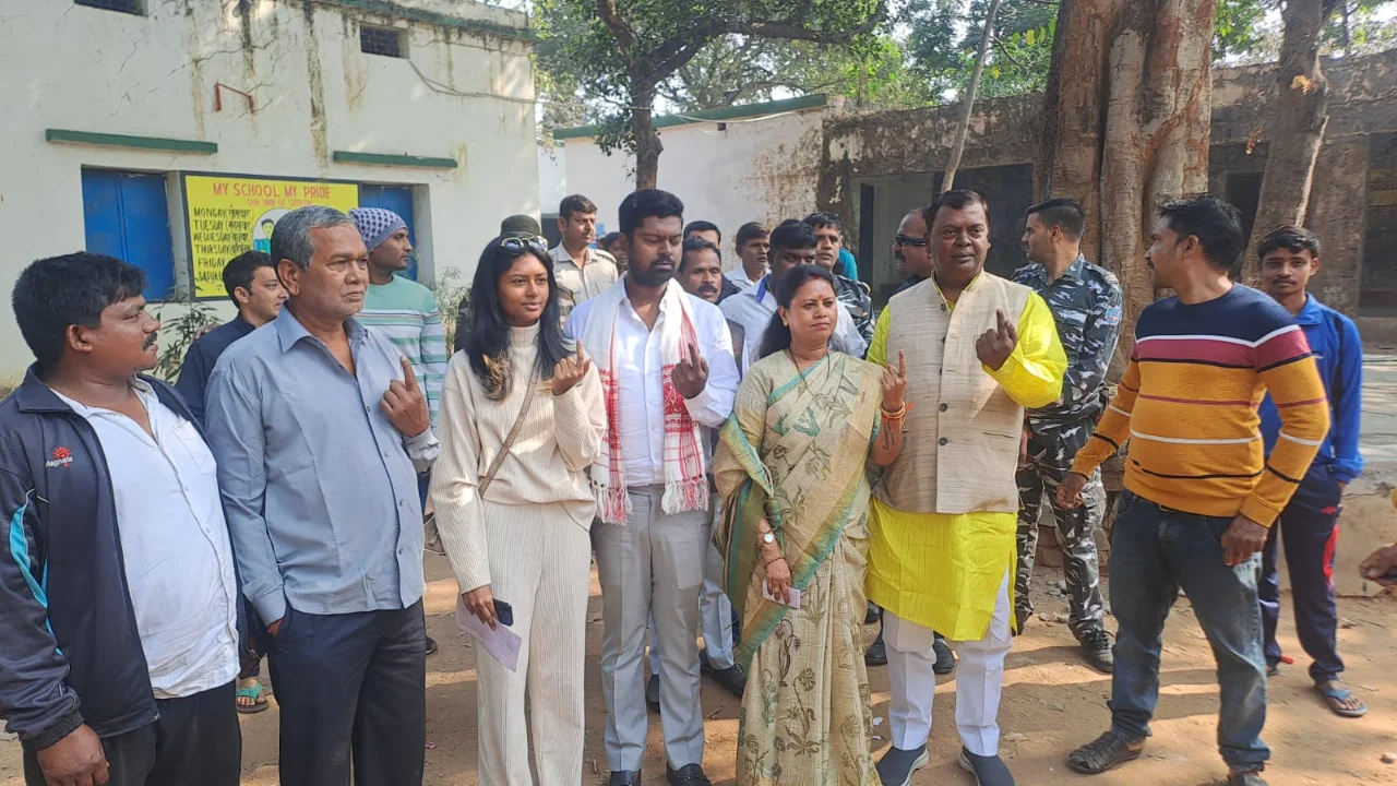 MP Chandra Prakash Chaudhary and MLA Sunita Chaudhary voted with their entire family