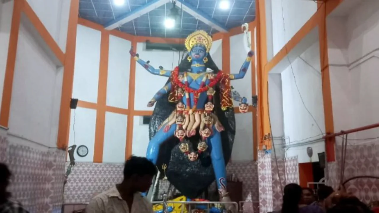 Maa Kali Puja completed with devotion in Bhurkunda, grand Bhandara organized