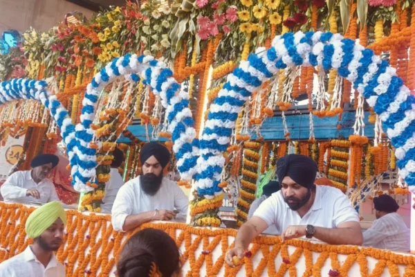 Prakash Utsav of Guru Nanak Dev Ji celebrated with grand procession