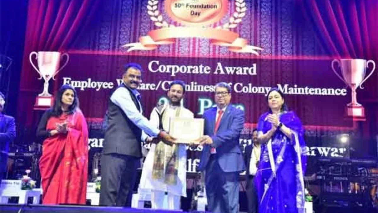 Ranchi CCL received award on the 50th foundation day of Coal India Limited